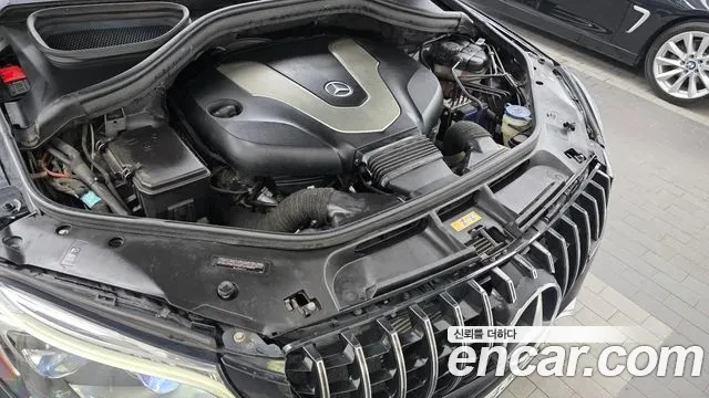 Mercedes-Benz GLE 350 4 Matic , снимка 9 - Автомобили и джипове - 55009348