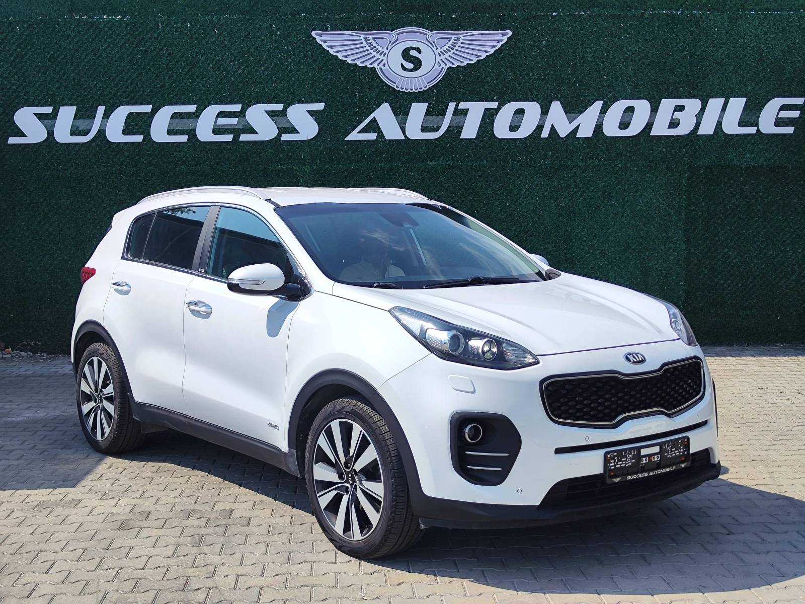 Kia Sportage 2.0* CAMERA* 4x4* LEDD* LIZING - изображение 2