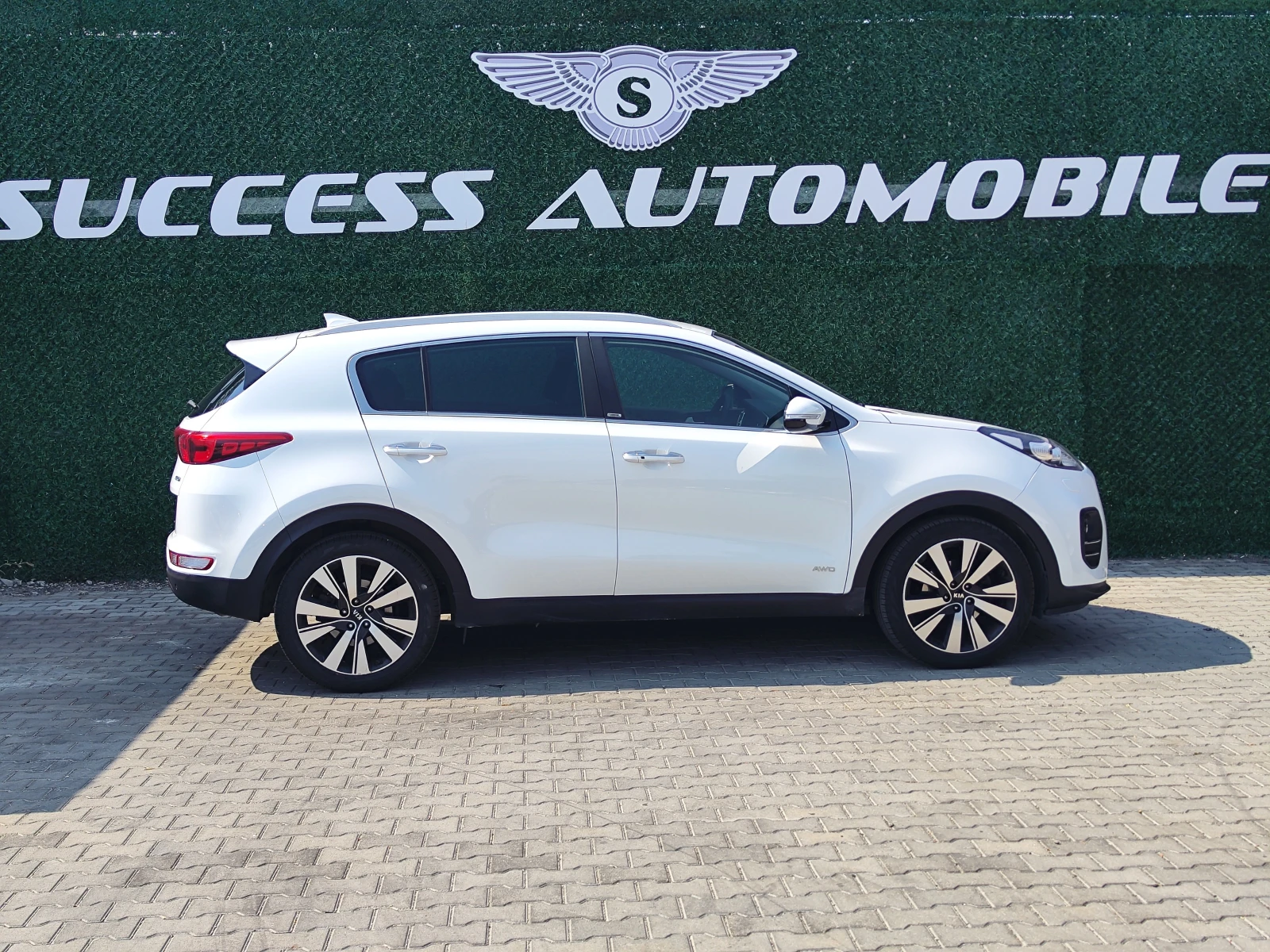 Kia Sportage 2.0* CAMERA* 4x4* LEDD* LIZING - изображение 3