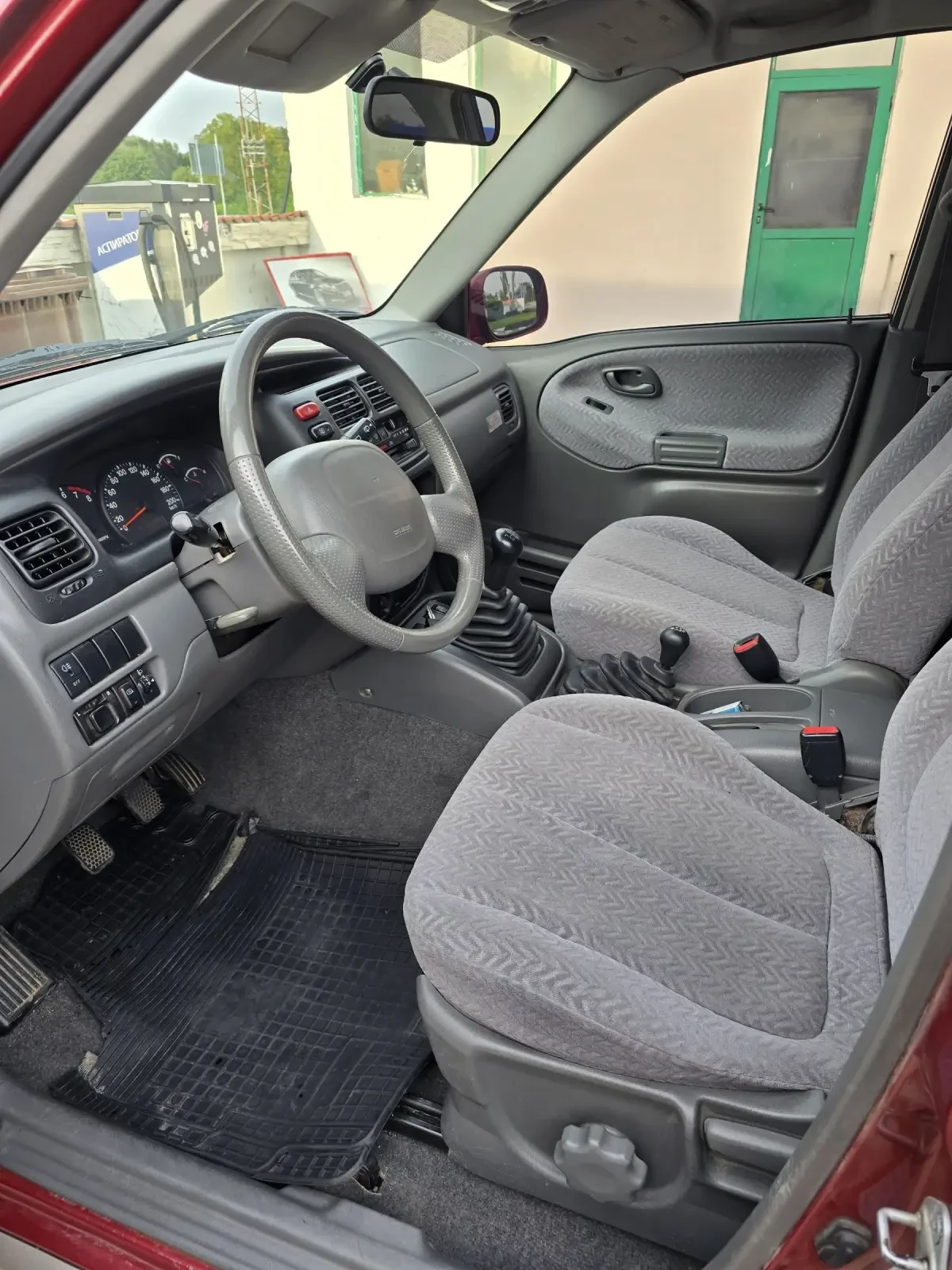Suzuki Grand vitara 2.5i 4x4 - изображение 5