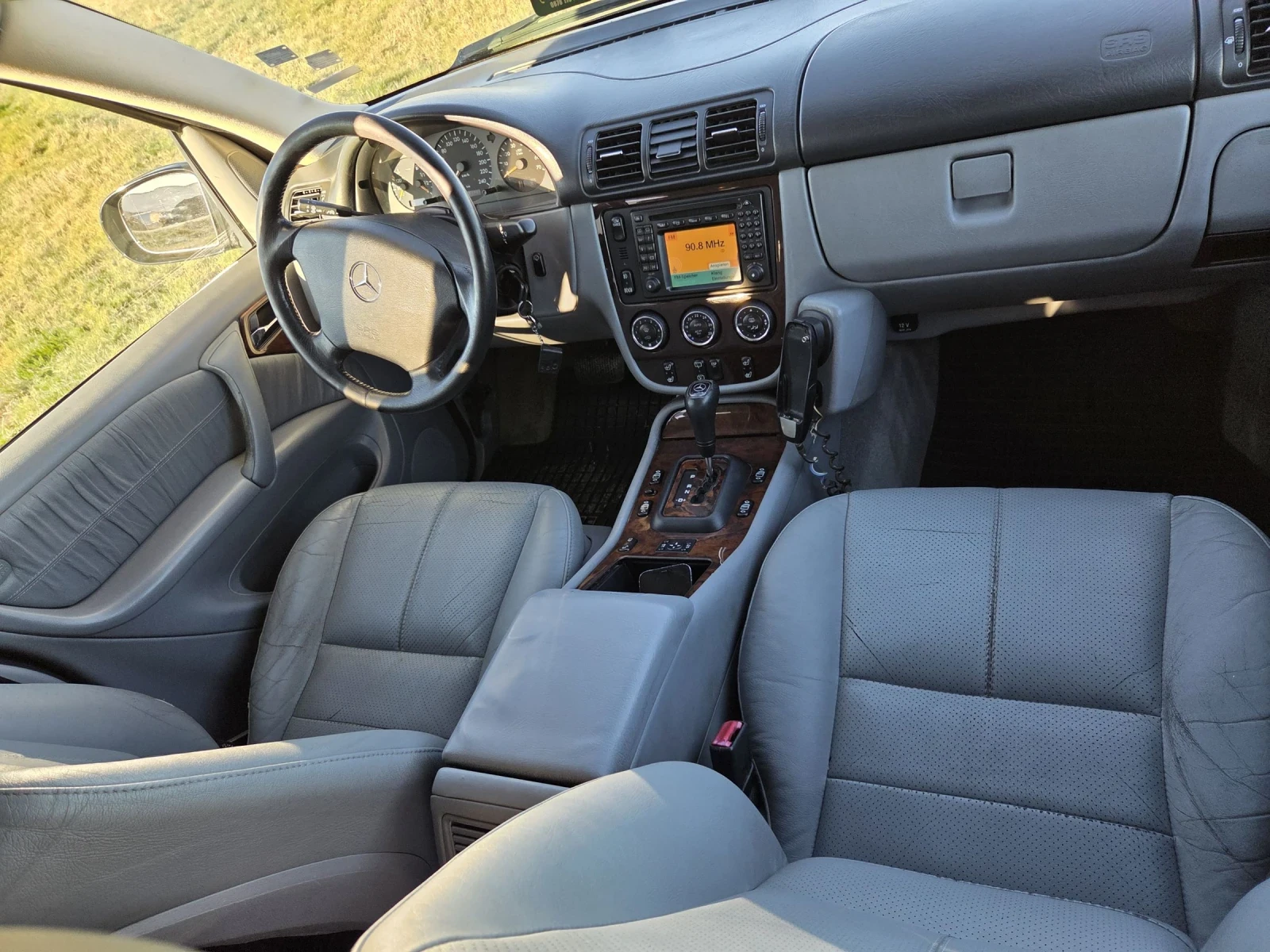 Mercedes-Benz ML 320 Mercedes-Benz ML 320 Газ и бензин - изображение 7