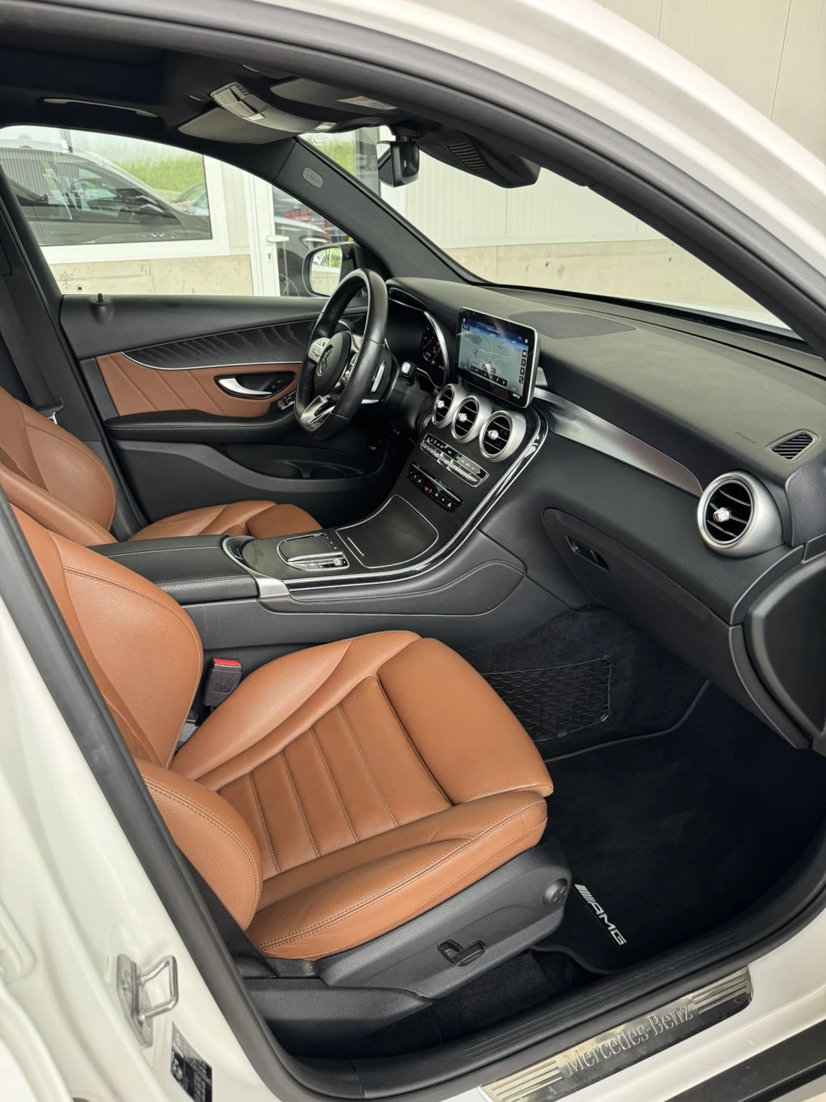 Mercedes-Benz GLC 220 d 4MATIC AMG, снимка 8 - Автомобили и джипове - 53294874