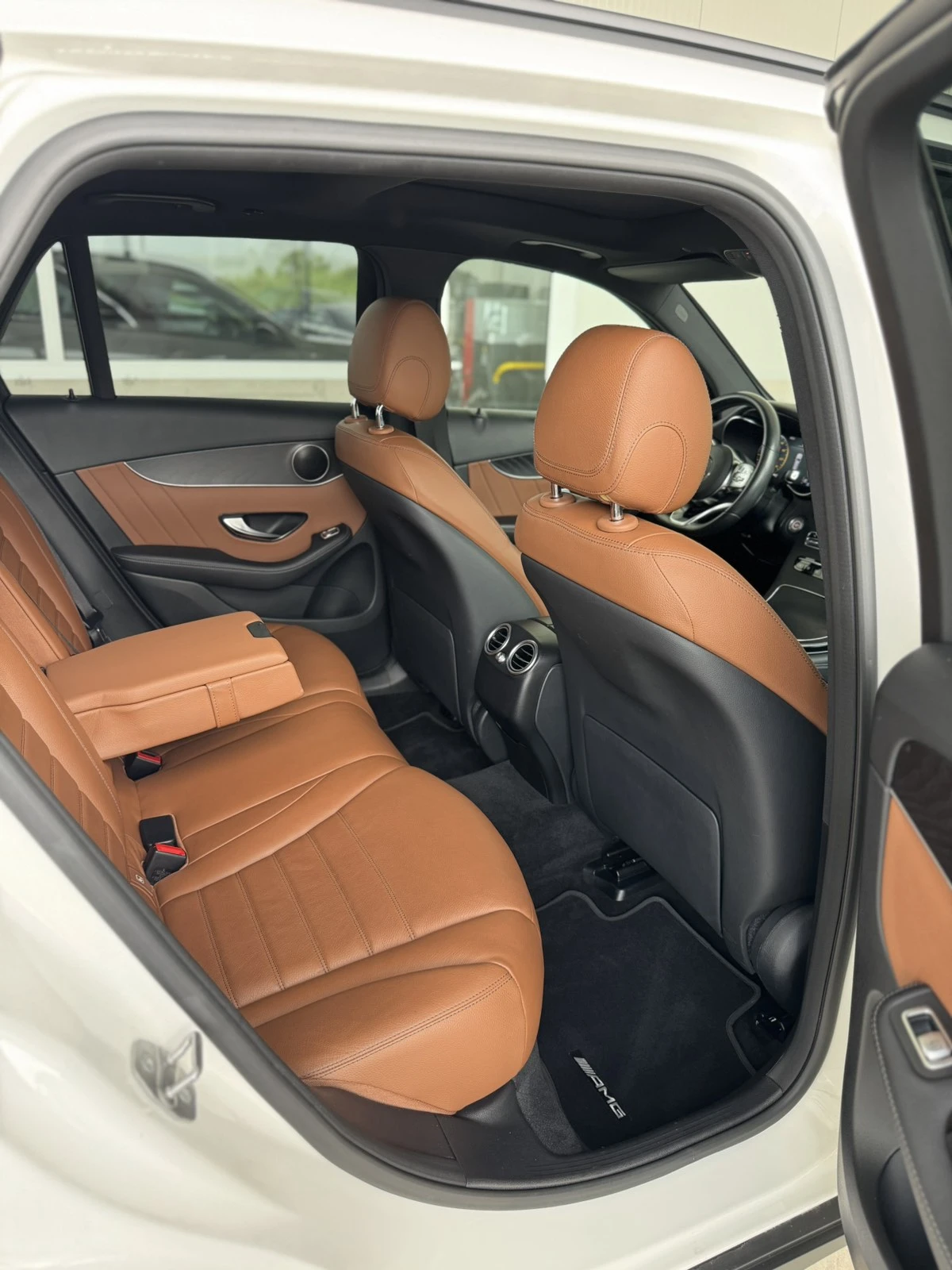 Mercedes-Benz GLC 220 d 4MATIC AMG, снимка 11 - Автомобили и джипове - 53294874