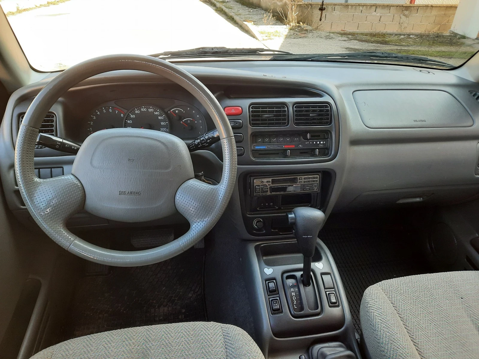 Suzuki Grand vitara 2.5i AUTOMATIC , снимка 15 - Автомобили и джипове - 53774170
