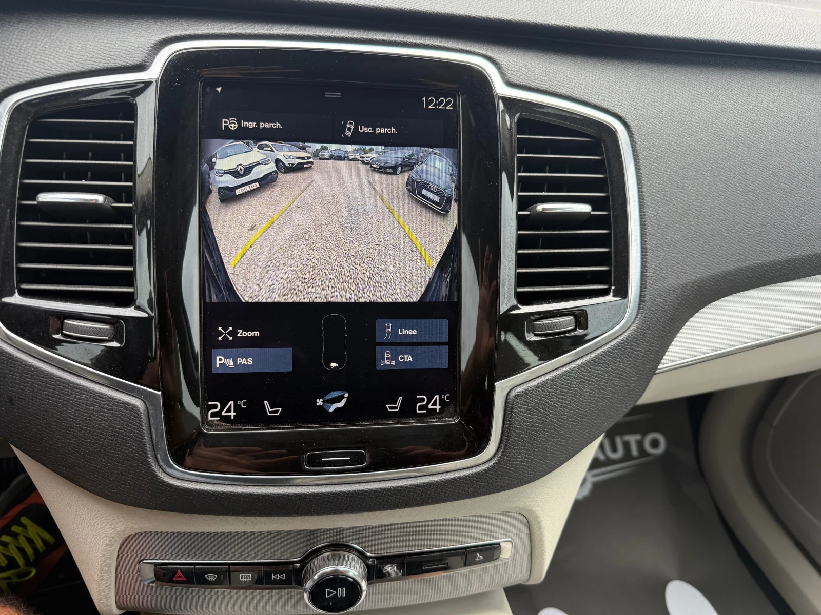Volvo XC40 Автоматик, снимка 11 - Автомобили и джипове - 55652349
