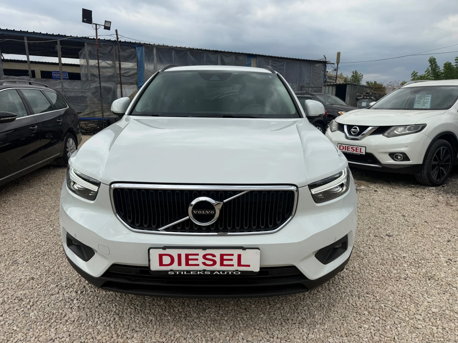 Volvo XC40 Автоматик, снимка 2 - Автомобили и джипове - 55652349