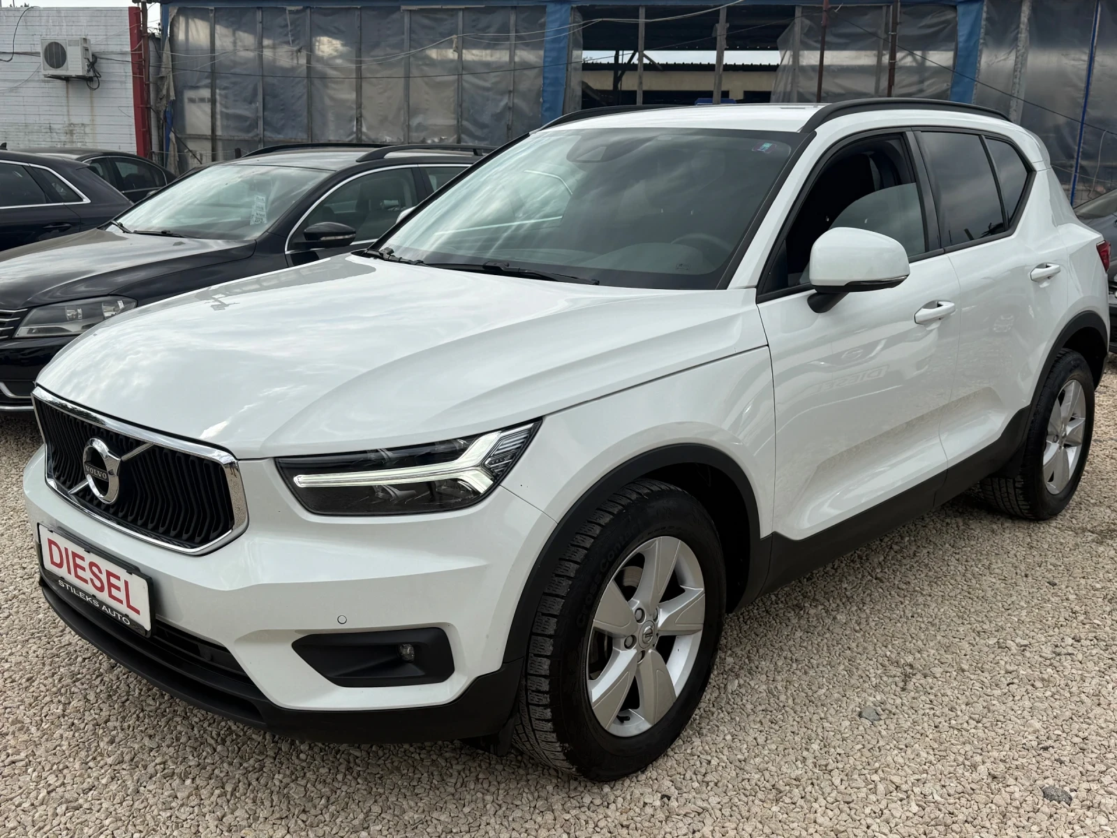 Volvo XC40 Автоматик, снимка 3 - Автомобили и джипове - 55652349