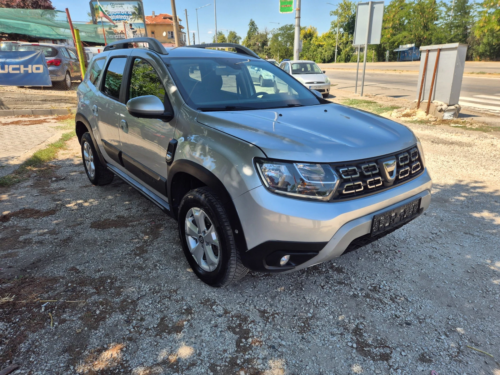Dacia Duster 1.6i, NAVI, KAMERA, 114k, s, снимка 3 - Автомобили и джипове - 55726660
