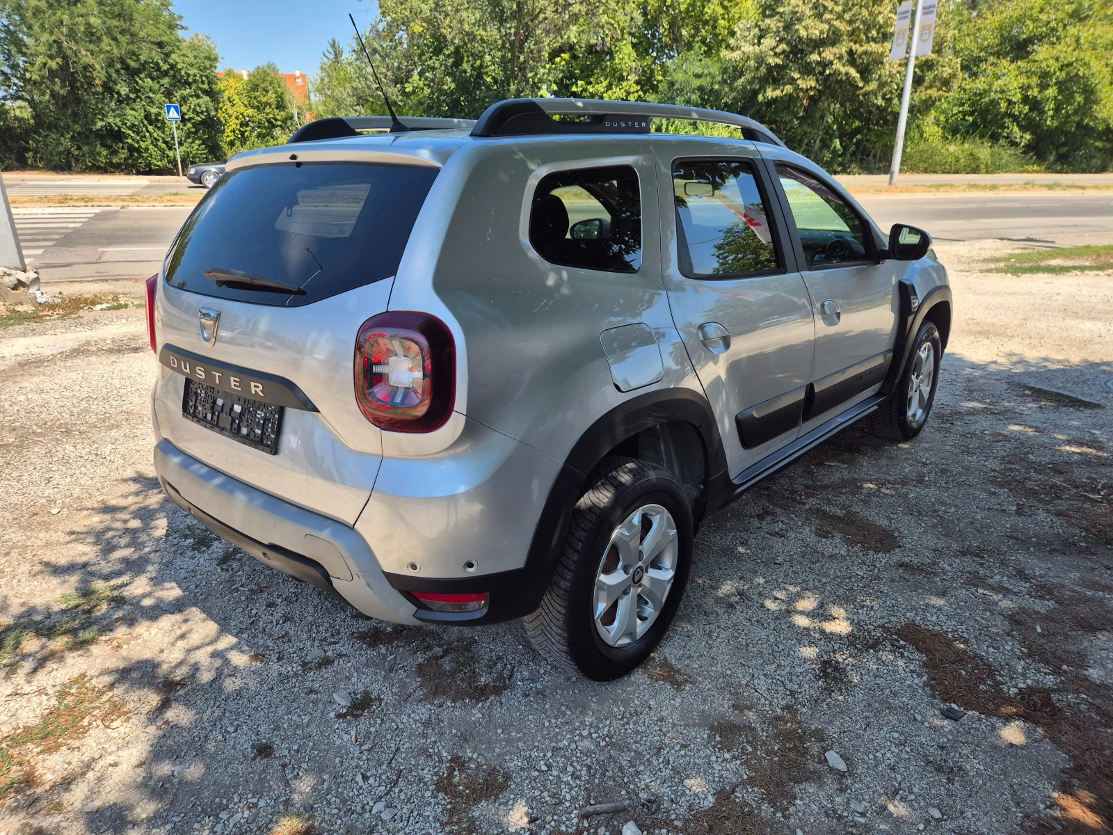 Dacia Duster 1.6i, NAVI, KAMERA, 114k, s, снимка 5 - Автомобили и джипове - 55726660