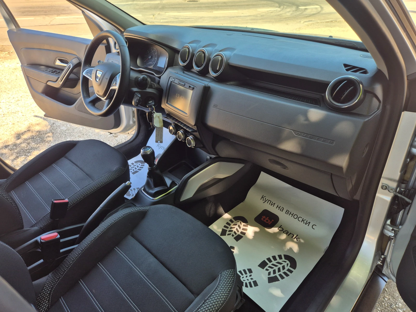 Dacia Duster 1.6i, NAVI, KAMERA, 114k, s, снимка 11 - Автомобили и джипове - 55726660