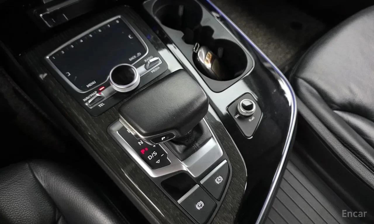 Audi Q7 35 TDI Quattro Comport* ПОДГРЕВ* ПАНО* АВТОКРЕДИТ*, снимка 9 - Автомобили и джипове - 55992584