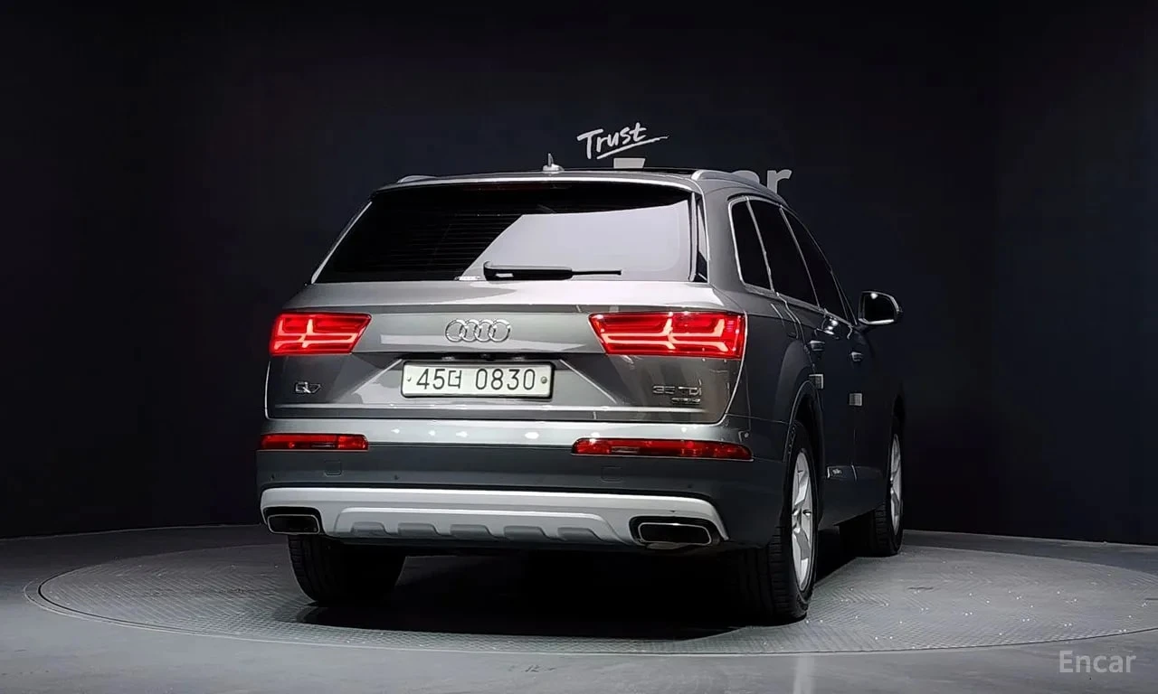 Audi Q7 35 TDI Quattro Comport* ПОДГРЕВ* ПАНО* АВТОКРЕДИТ*, снимка 4 - Автомобили и джипове - 55992584