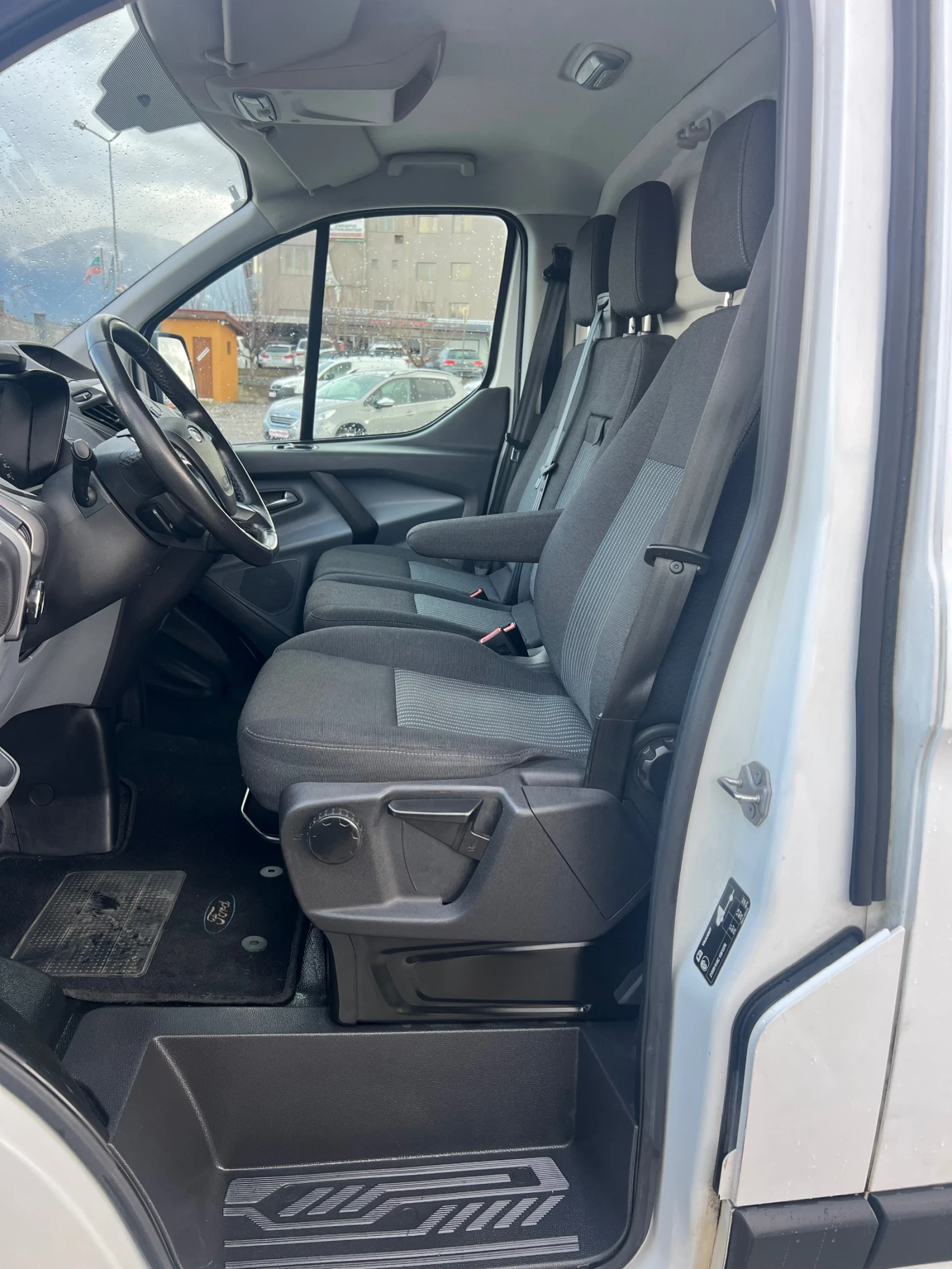 Ford Transit Custom 2.0TDCI Обслужен!!! 143.000км!!!, снимка 12 - Бусове и автобуси - 53824680