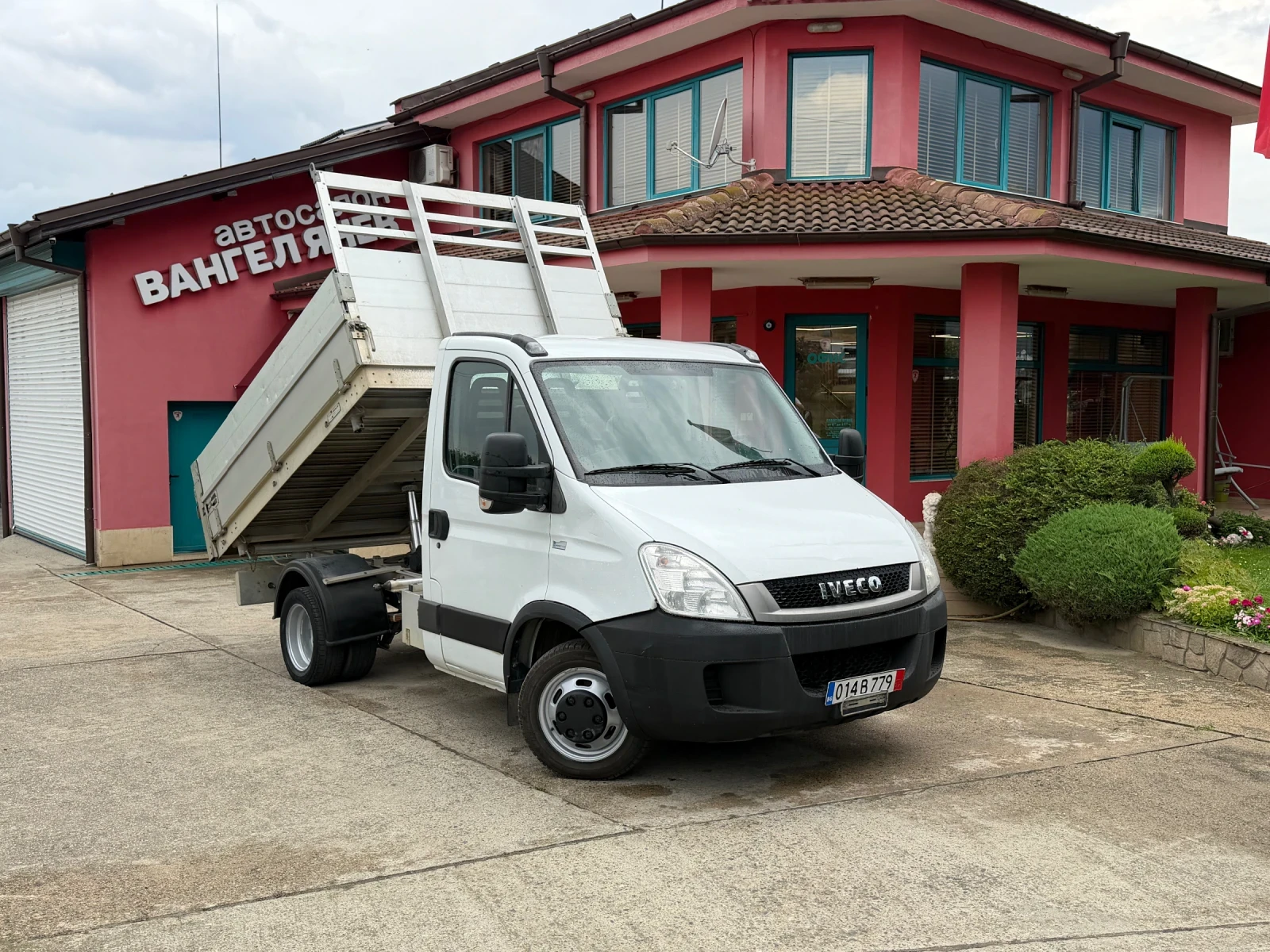 Iveco Daily 35C15* 3.0HPI* Тристранен самосвал* 2.90 метра кош, снимка 14 - Бусове и автобуси - 55588638