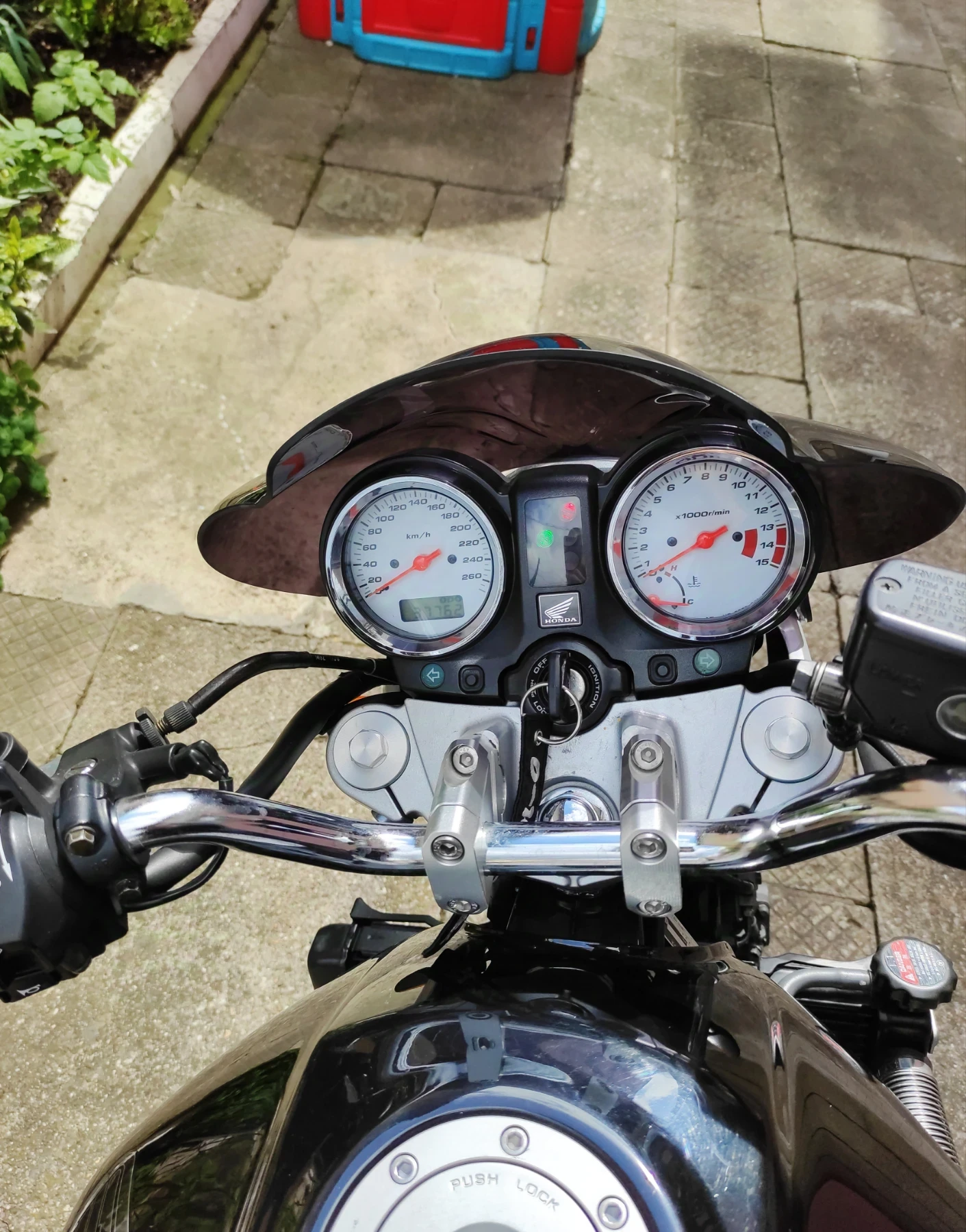 Honda Hornet 600 - изображение 9