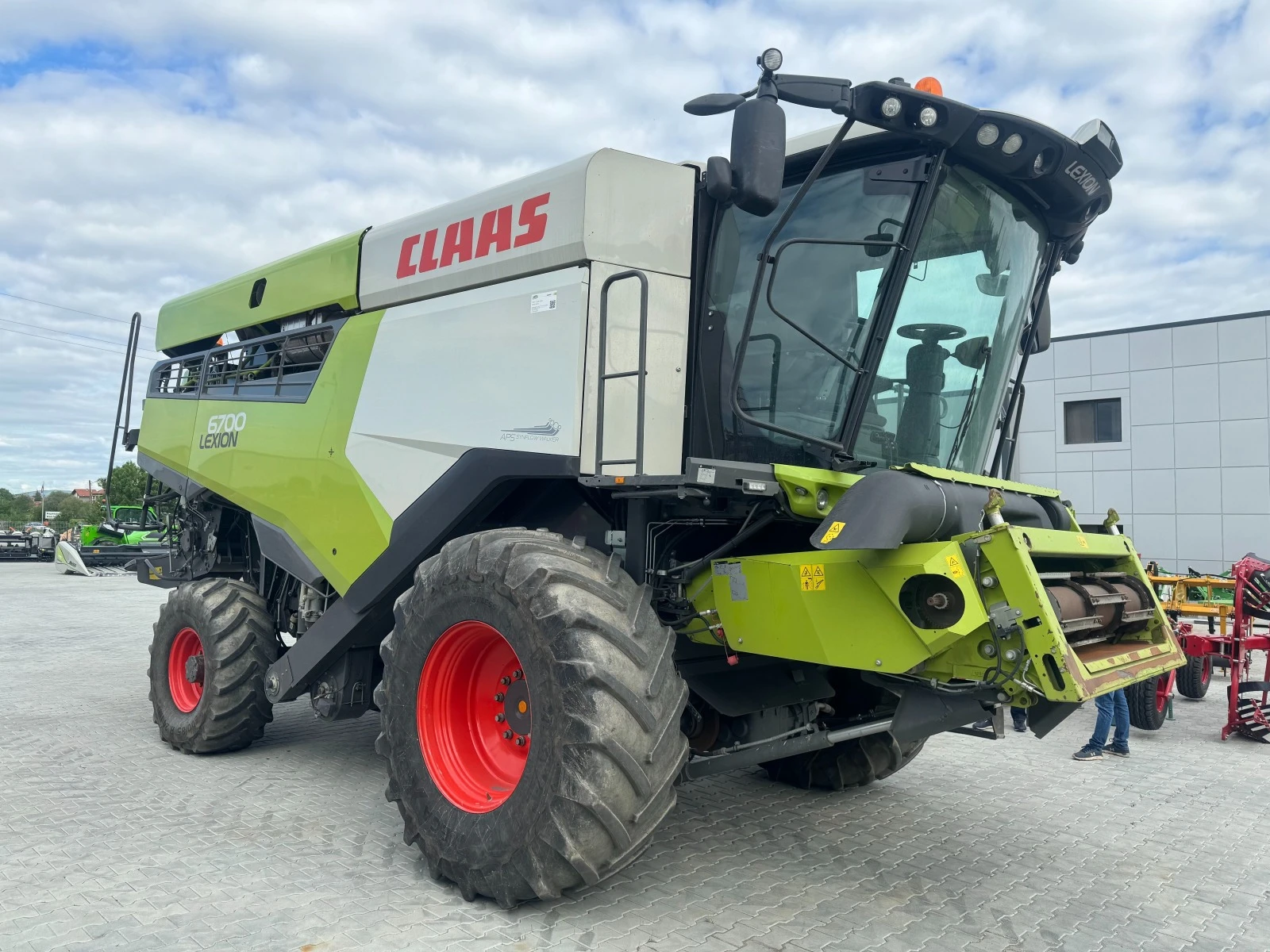 Комбайн Claas LEXION 6700 - изображение 3