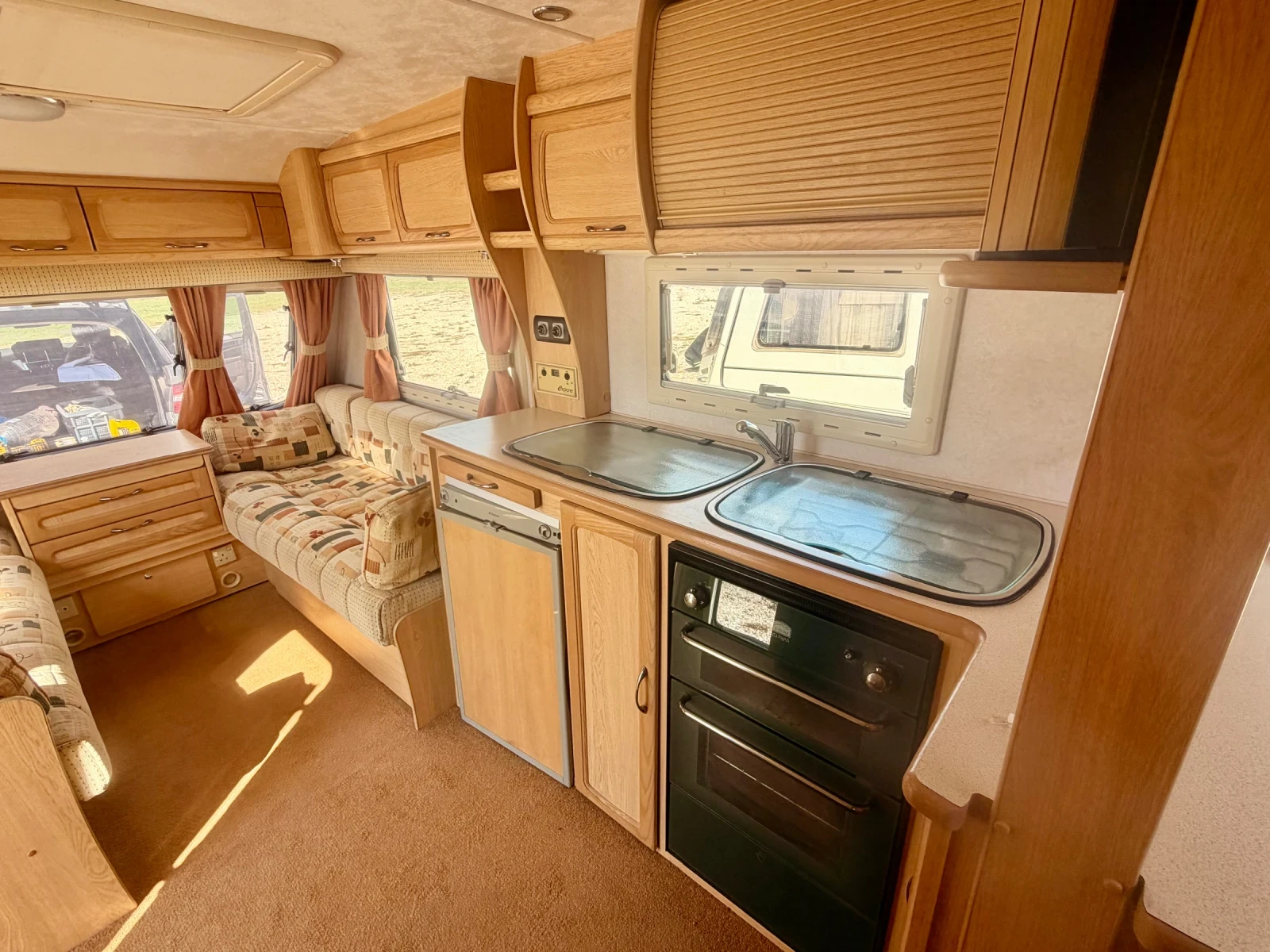 Каравана Eldis Odyssey 534 / 4, снимка 16 - Каравани и кемпери - 55404991