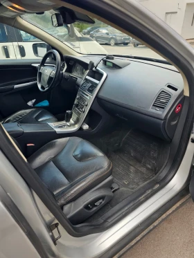 Volvo XC60 3.2 AWD, снимка 12