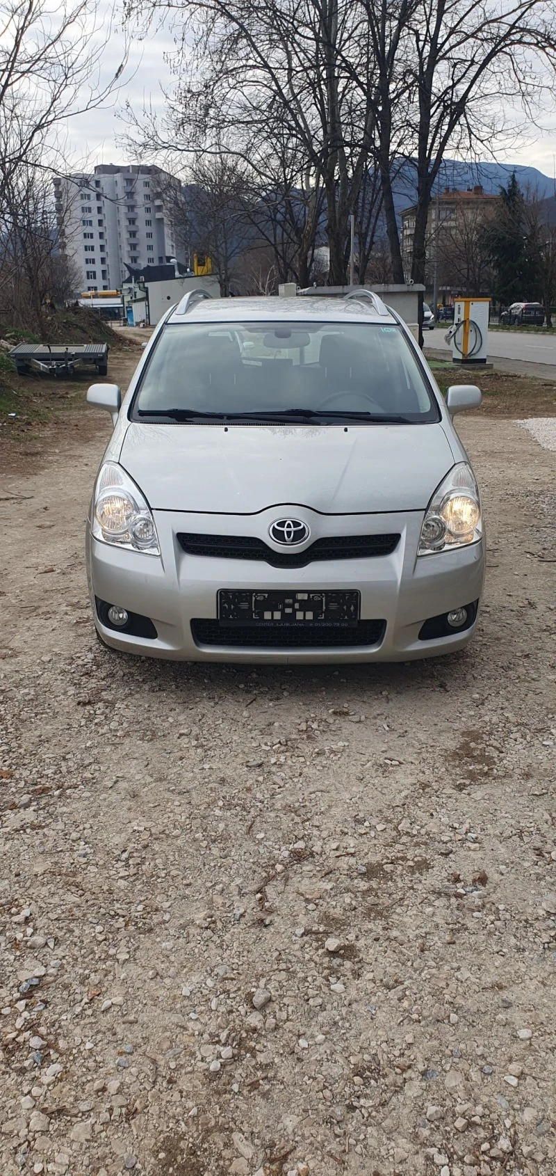 Toyota Corolla verso 2.2 D-4D 136к.с. Facelift , снимка 2 - Автомобили и джипове - 46656649