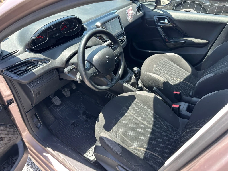 Peugeot 208 1.4 , снимка 7 - Автомобили и джипове - 47291257