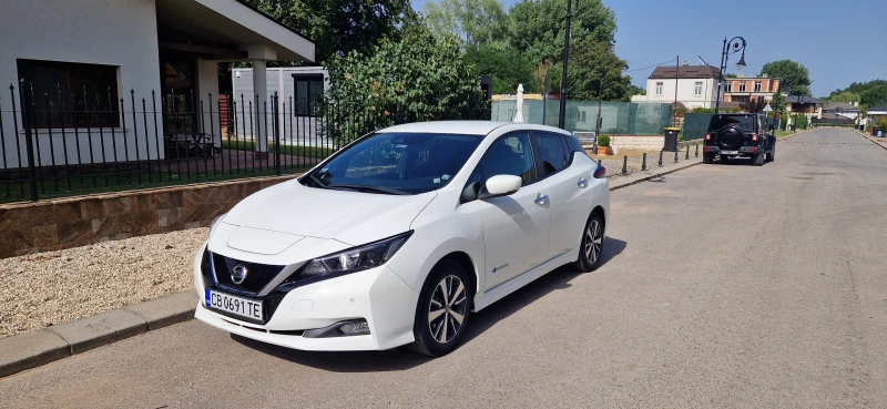 Nissan Leaf , снимка 2 - Автомобили и джипове - 47191251