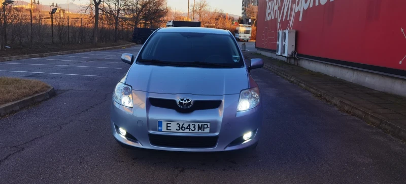 Toyota Auris, снимка 1 - Автомобили и джипове - 48574376