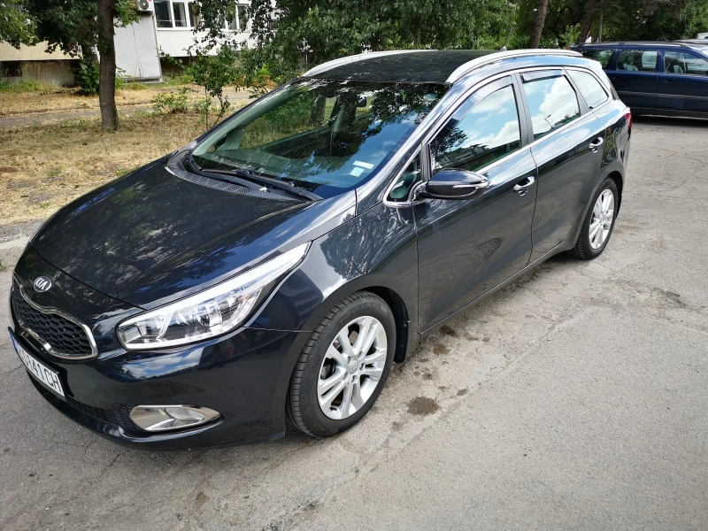 Kia Ceed 1.6GDI, снимка 2 - Автомобили и джипове - 51941485