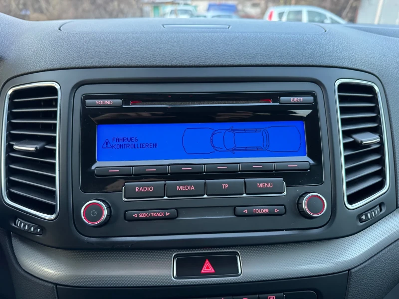 VW Sharan 2.0TDi , снимка 15 - Автомобили и джипове - 52656570