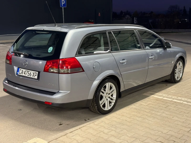 Opel Vectra 2.2 КОЖА/ПОДГРЕВ/ПАРКТРОНИЦИ, снимка 4 - Автомобили и джипове - 52714682