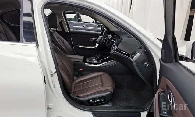 BMW 330 e M Sport | ЗАДНА КАМЕРА | ШИБЕДАХ | HEAD-UP, снимка 10 - Автомобили и джипове - 53984732