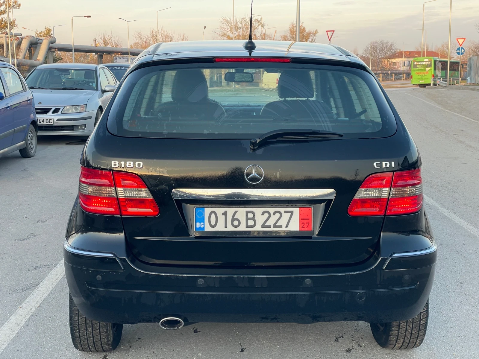 Mercedes-Benz B 180 2 БРОЯ, 6 СКОРОСТИ, КОЖА, ПОДГРЕВИ - изображение 5