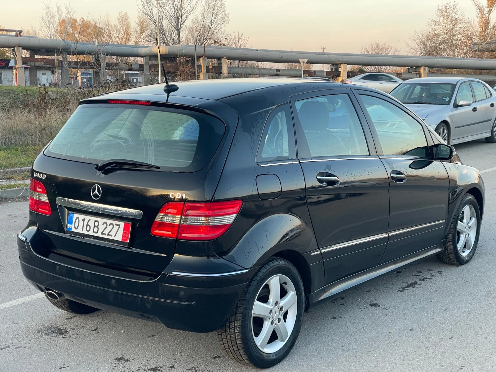 Mercedes-Benz B 180 2 БРОЯ, 6 СКОРОСТИ, КОЖА, ПОДГРЕВИ - изображение 4