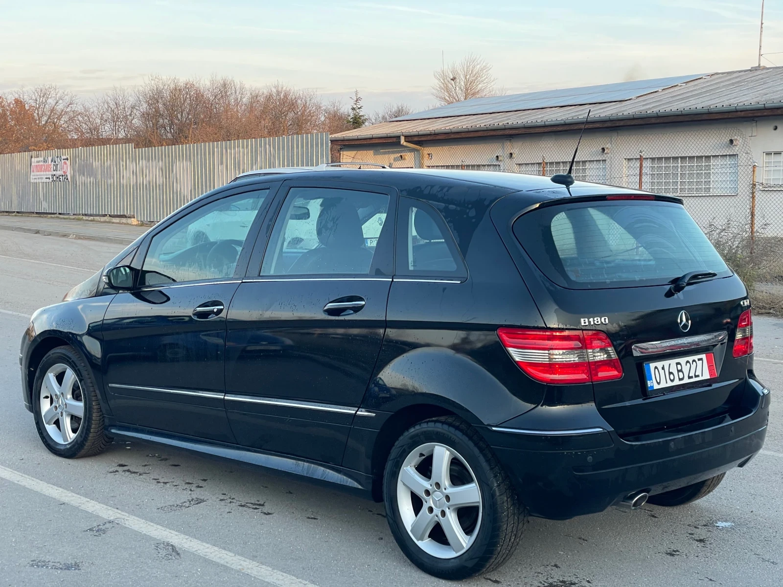 Mercedes-Benz B 180 2 БРОЯ, 6 СКОРОСТИ, КОЖА, ПОДГРЕВИ - изображение 6