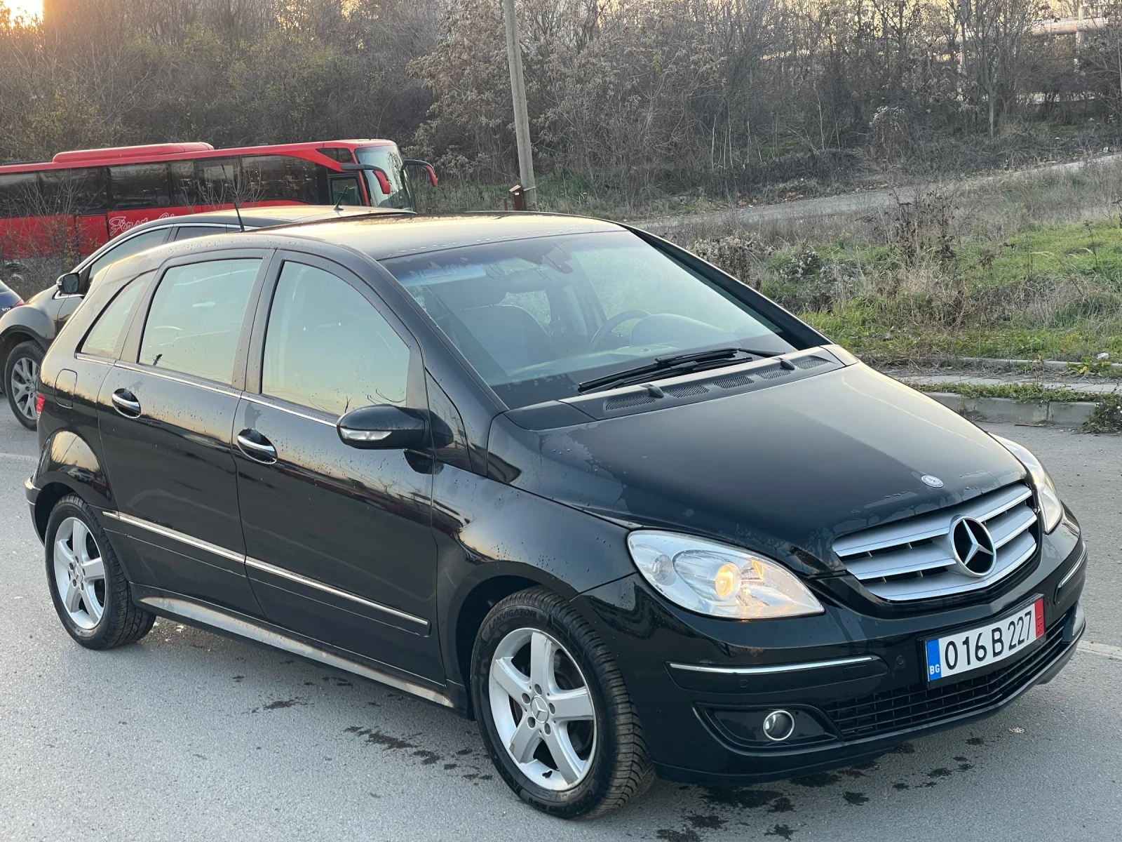 Mercedes-Benz B 180 2 БРОЯ, 6 СКОРОСТИ, КОЖА, ПОДГРЕВИ - изображение 3