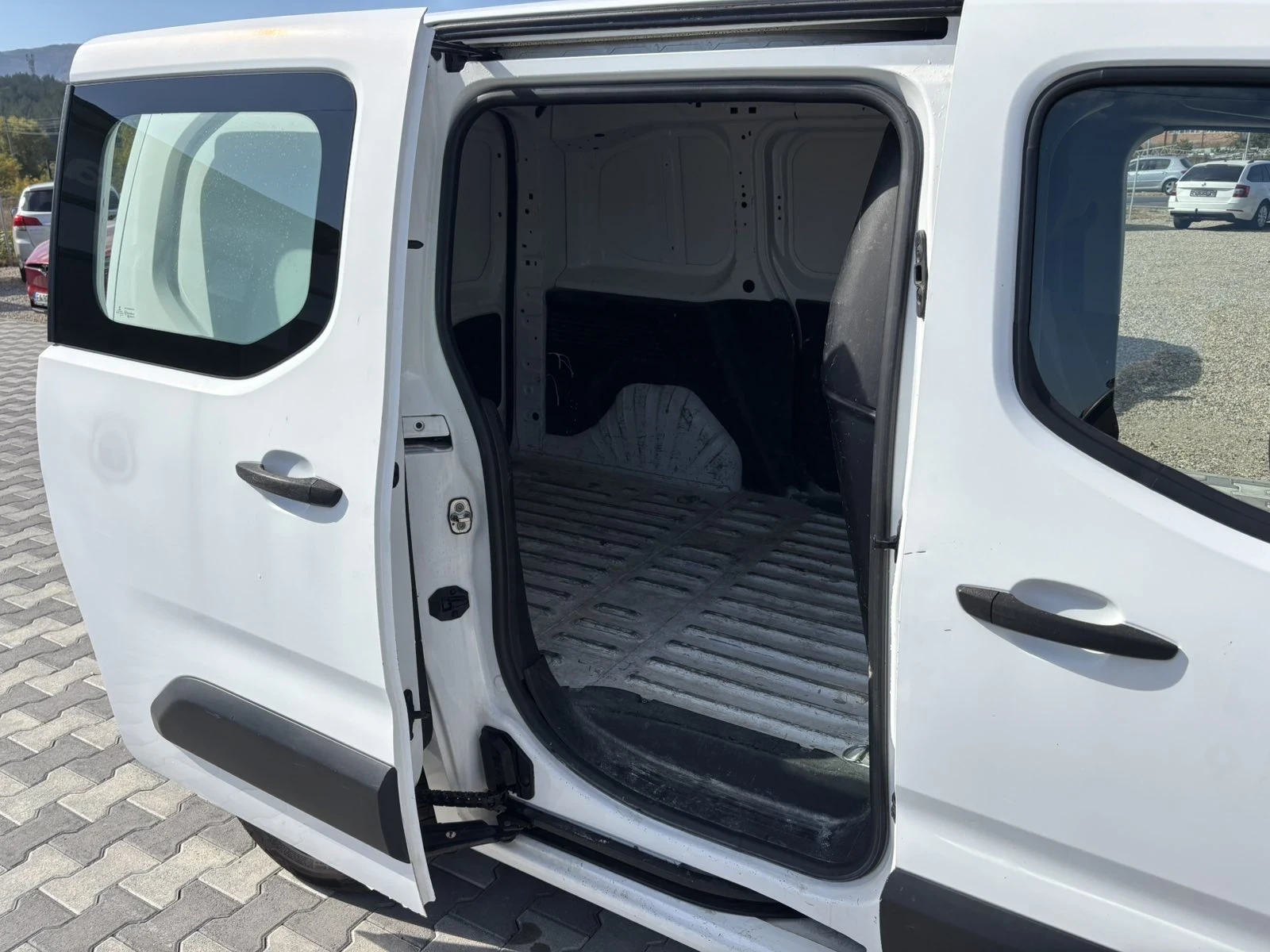 Opel Combo 1.5 TOP Swiss | Mobile.bg � ����������� 13