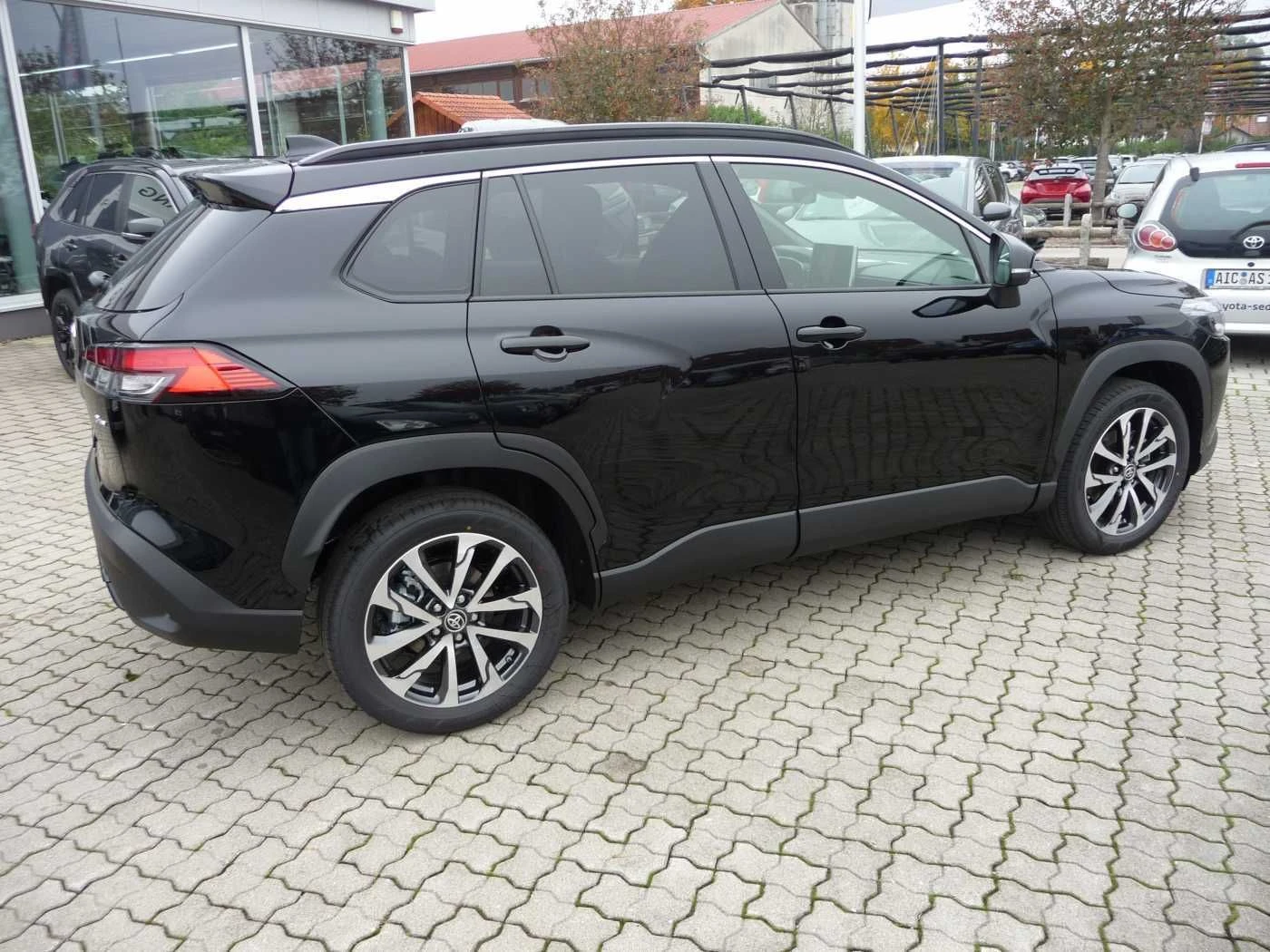 Toyota Corolla Cross 2.0 Hybrid Style - изображение 3