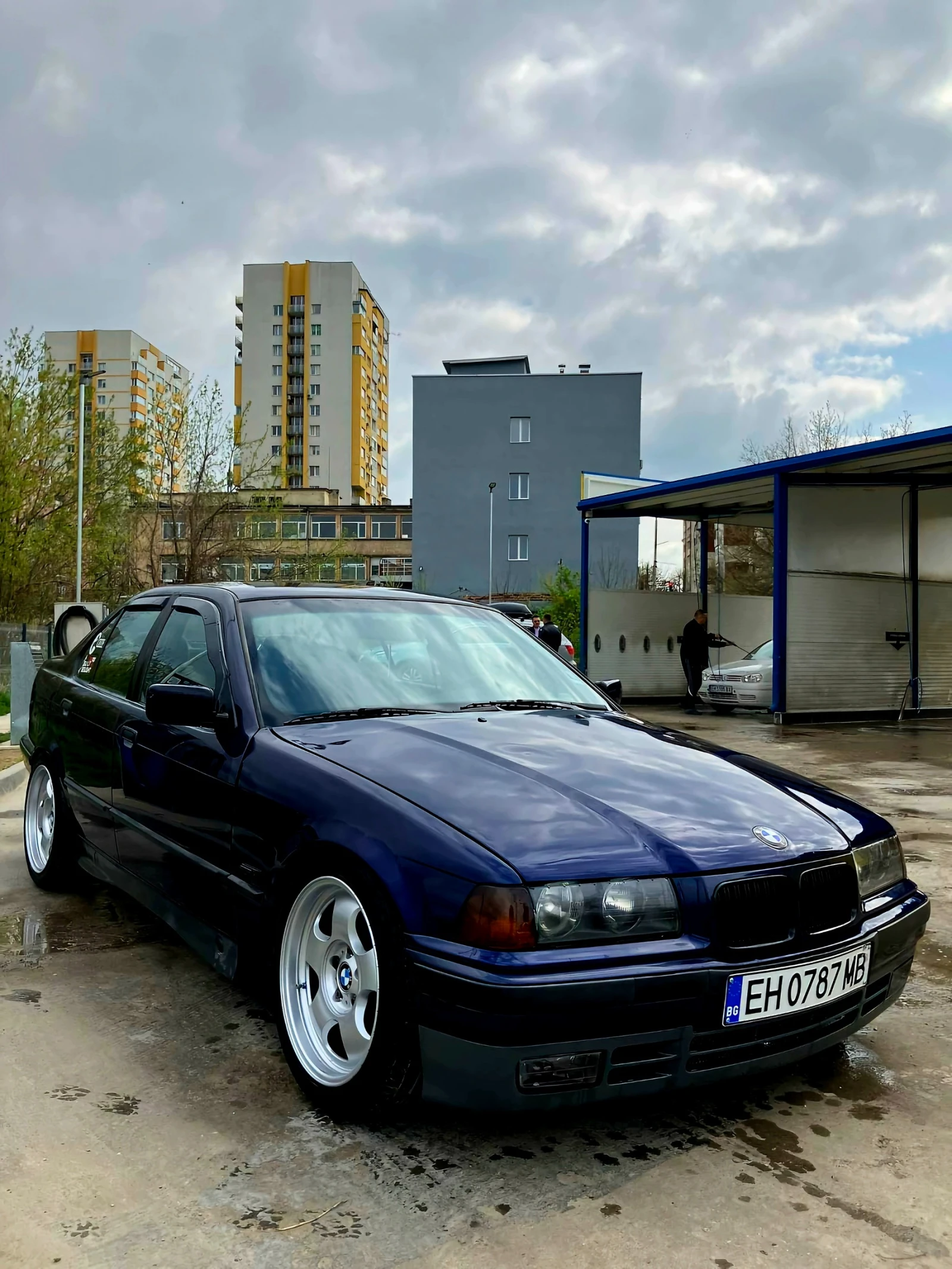 BMW 318 is на части - изображение 2