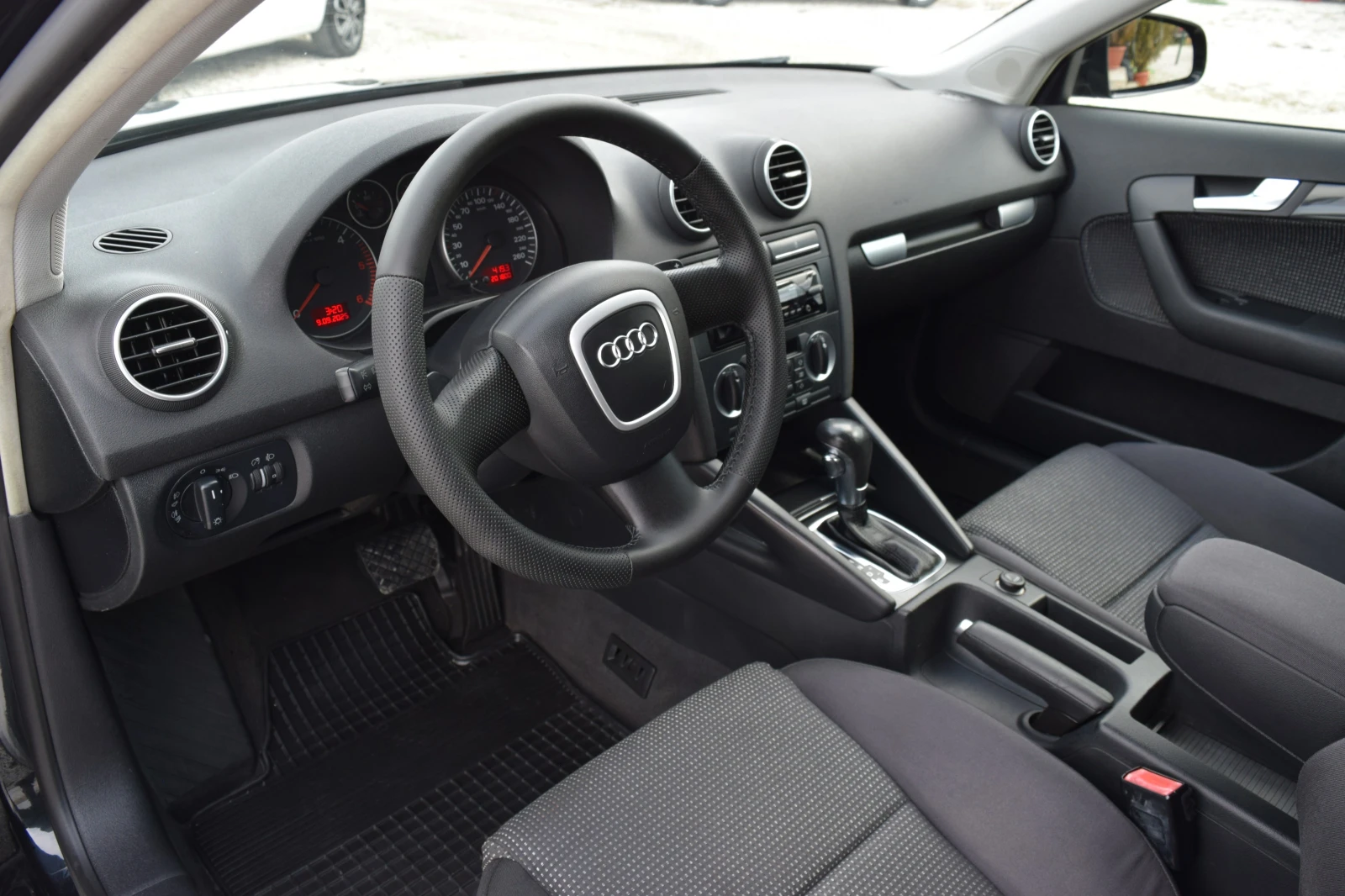 Audi A3 2.0 tdi Sportback* Автоматик - изображение 10