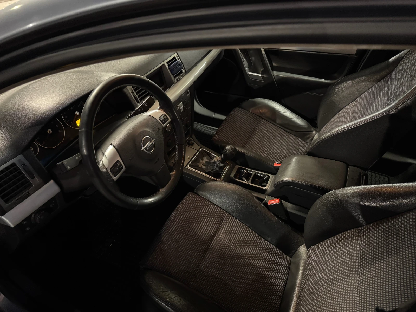 Opel Vectra 2.2 КОЖА/ПОДГРЕВ/ПАРКТРОНИЦИ - изображение 9