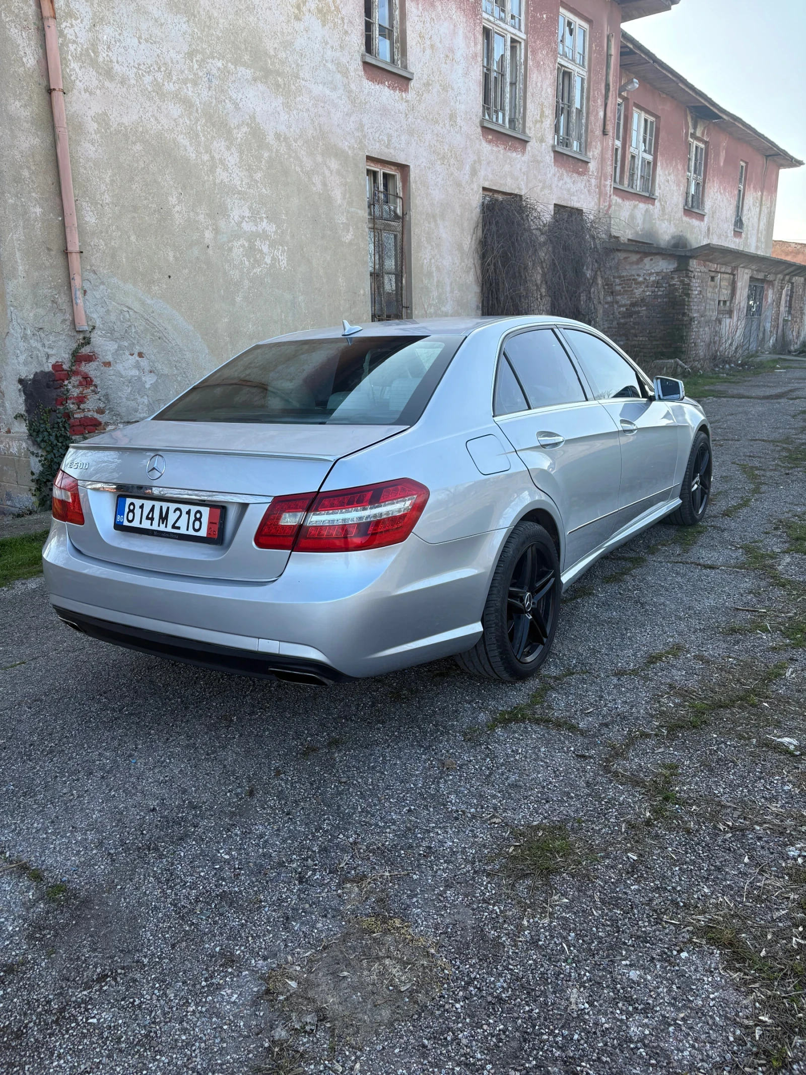 Mercedes-Benz E 500, снимка 6 - Автомобили и джипове - 53614031