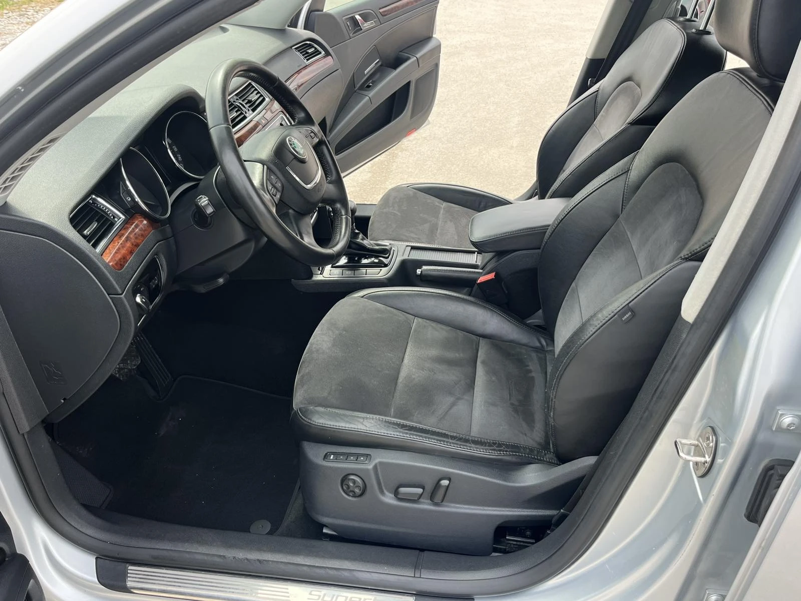 Skoda Superb 2.0TDI 170к COMMON RAIL АВТОМАТ DSG ВНОС ИТАЛИЯ, снимка 8 - Автомобили и джипове - 53966899
