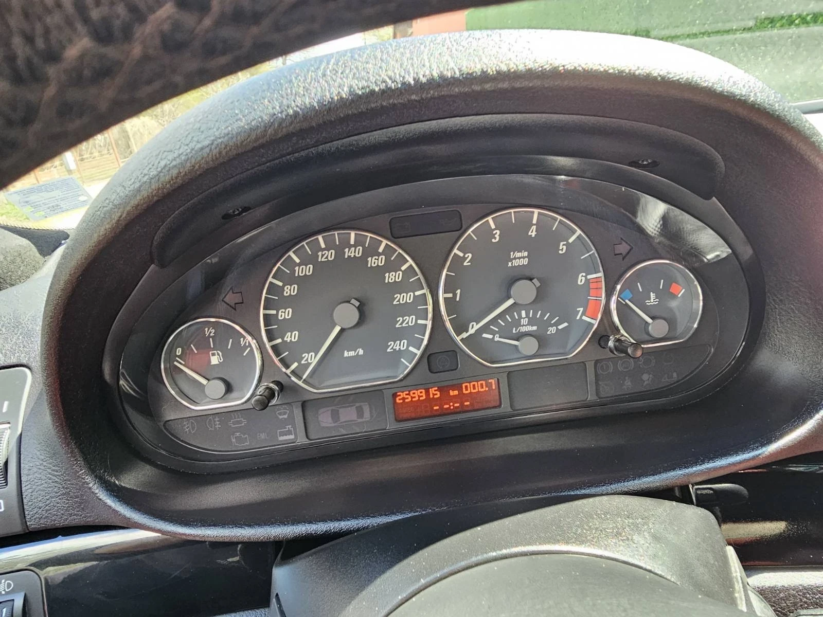 BMW 318, снимка 11 - Автомобили и джипове - 54152109