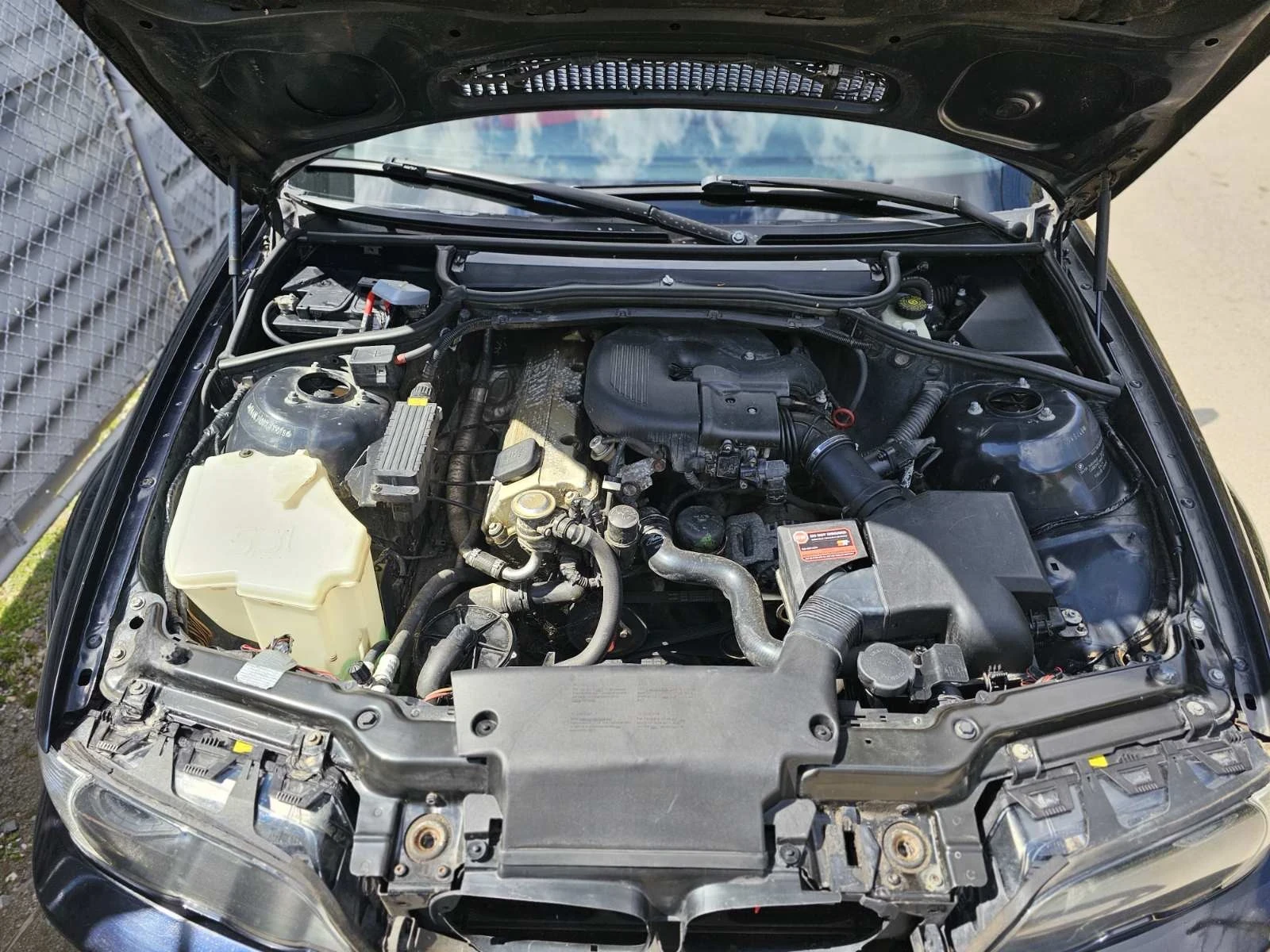 BMW 318, снимка 17 - Автомобили и джипове - 54152109