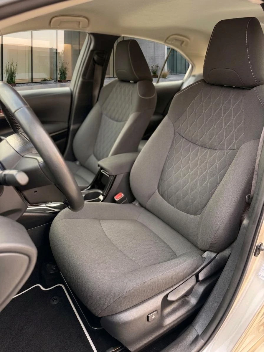 Toyota Corolla 1.8 Hybrid Executive, снимка 13 - Автомобили и джипове - 54509148