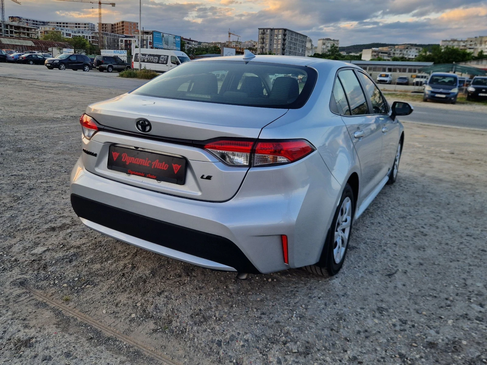 Toyota Corolla Бартер / Лизинг / Без забележки!!! 43.000км, снимка 4 - Автомобили и джипове - 54821138