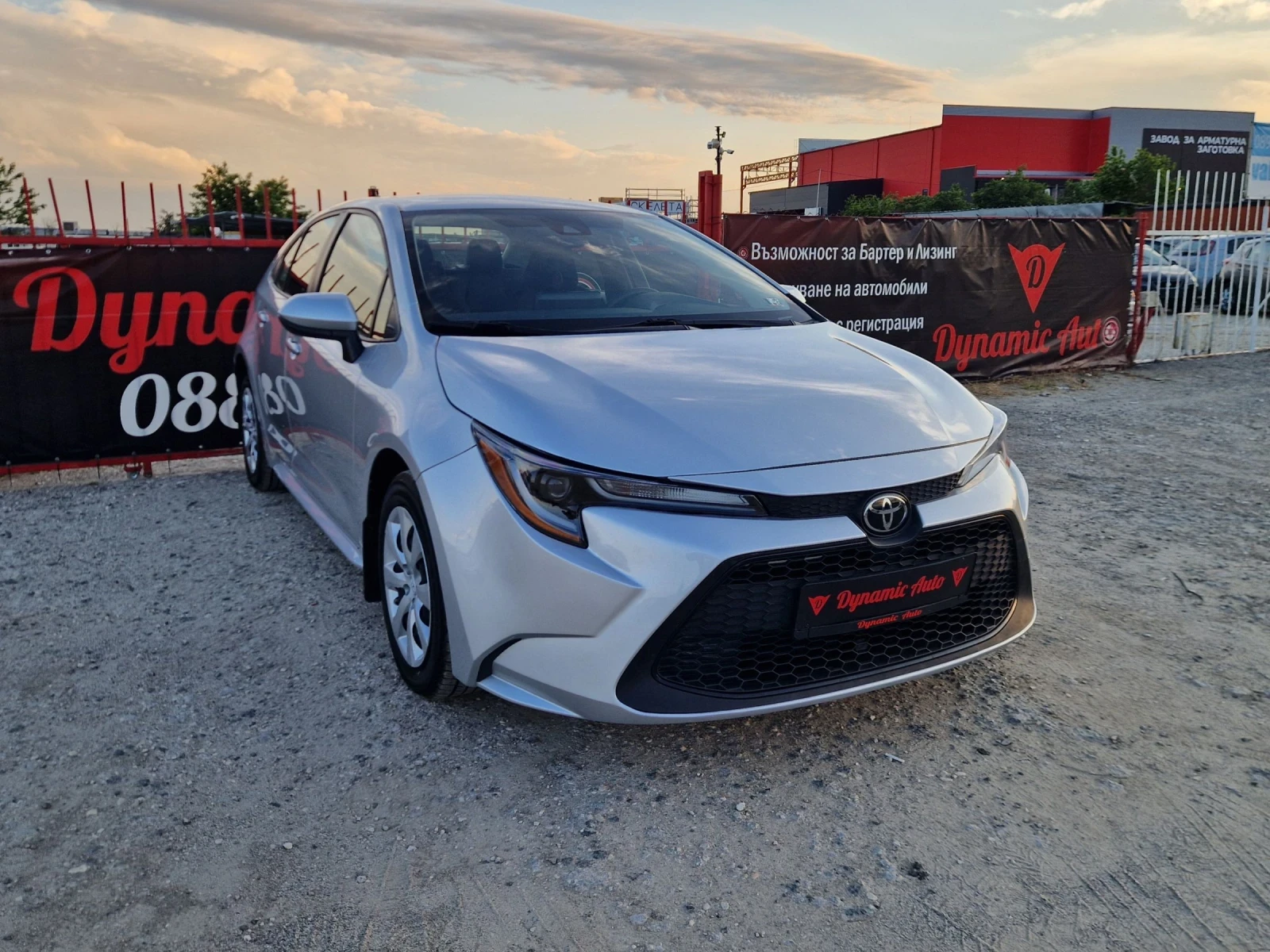 Toyota Corolla Бартер / Лизинг / Без забележки!!! 43.000км, снимка 3 - Автомобили и джипове - 54821138