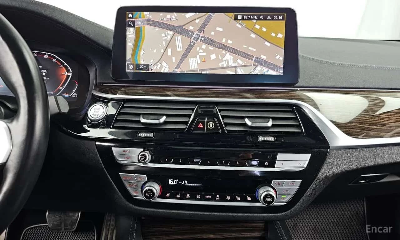 BMW 523 * 523d M Sport * ОПЦИЯ ЗА ФИНАНСИРАНЕ, снимка 14 - Автомобили и джипове - 55572155