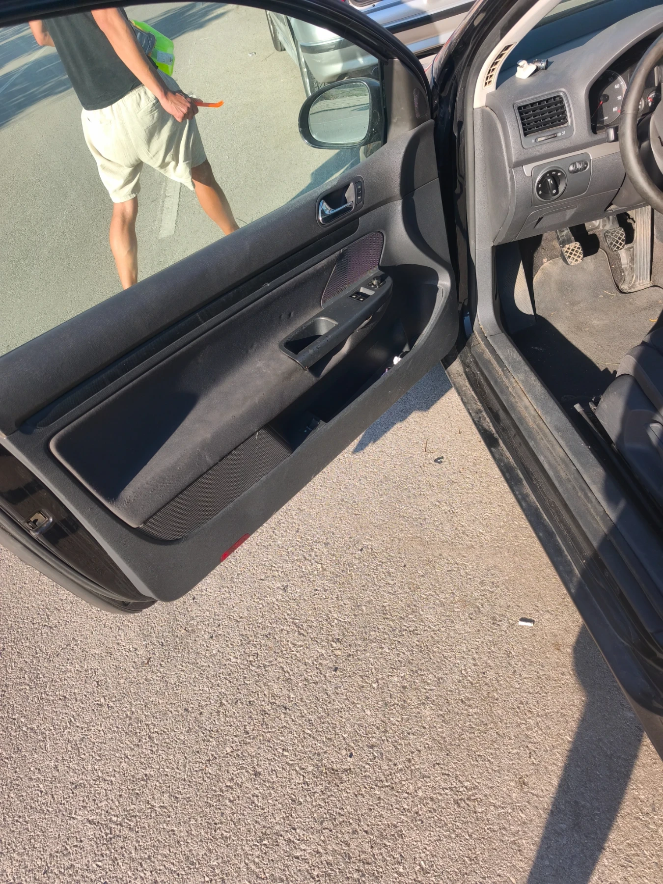 VW Golf 1.6 бензин, снимка 10 - Автомобили и джипове - 55992056