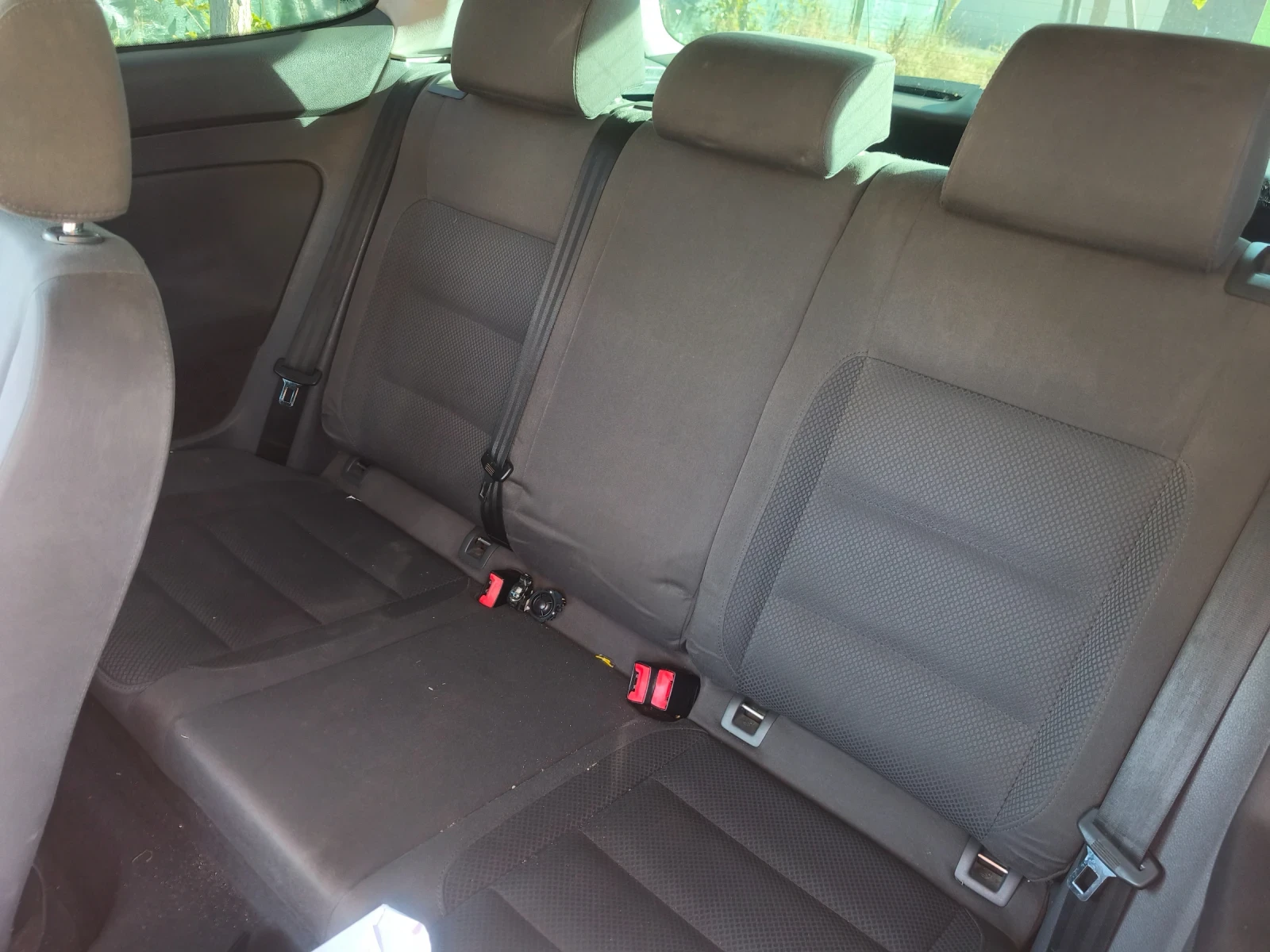 VW Golf 1.6 бензин, снимка 7 - Автомобили и джипове - 55992056