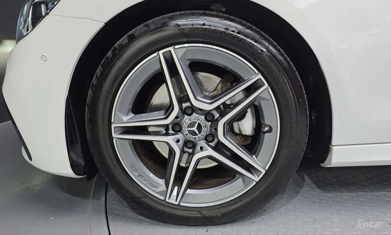 Mercedes-Benz E 250  AMG ����� * 360 * ���� �� �� *  | Mobile.bg � ����������� 5